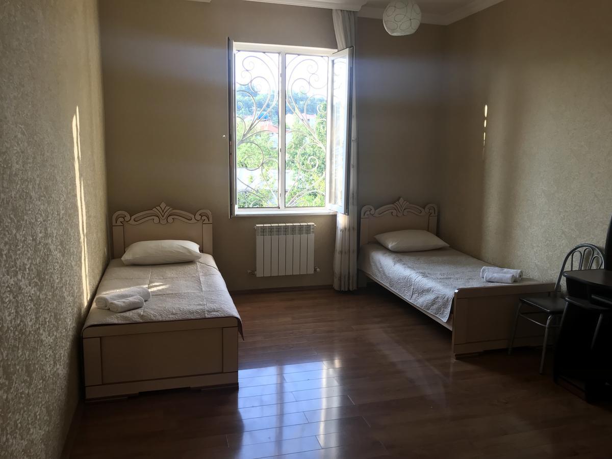 Bajo Guest House 쿠타이시 외부 사진
