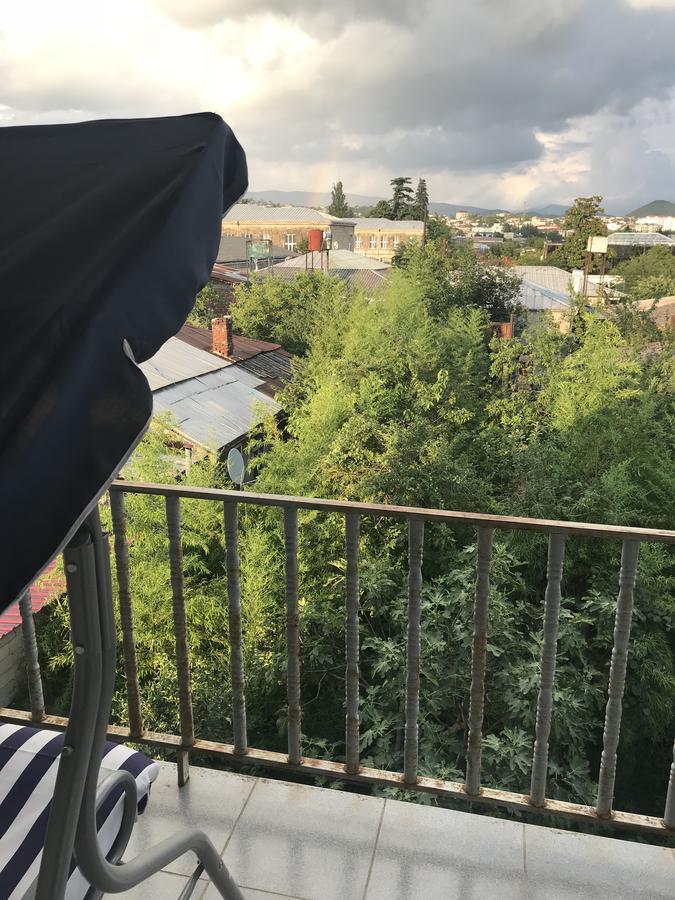Bajo Guest House 쿠타이시 외부 사진