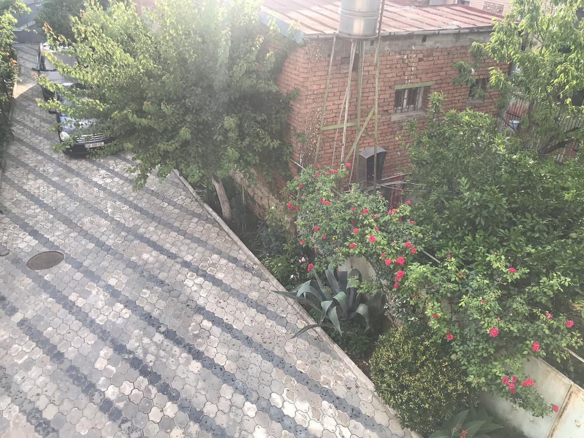 Bajo Guest House 쿠타이시 외부 사진