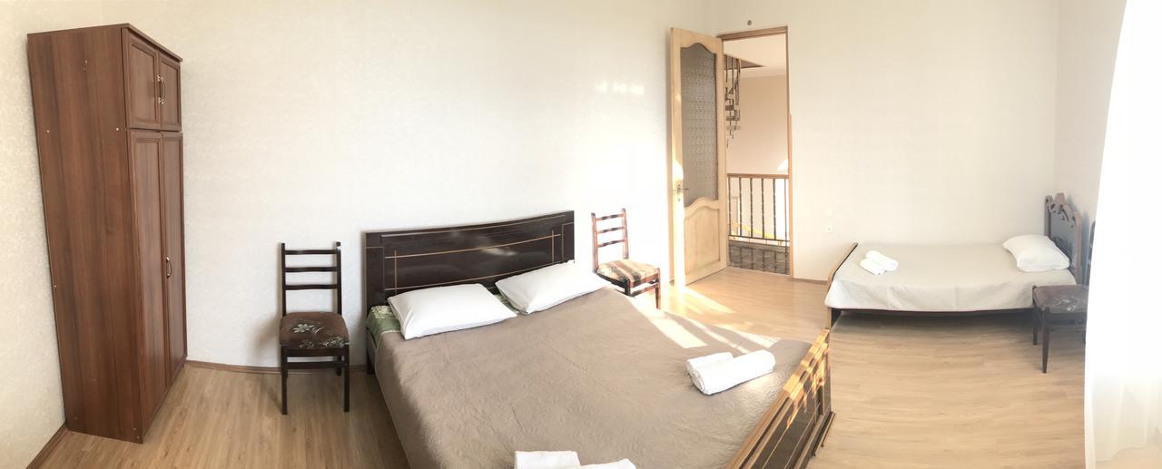 Bajo Guest House 쿠타이시 외부 사진