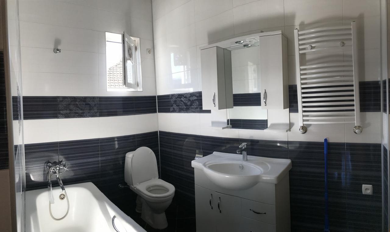 Bajo Guest House 쿠타이시 외부 사진