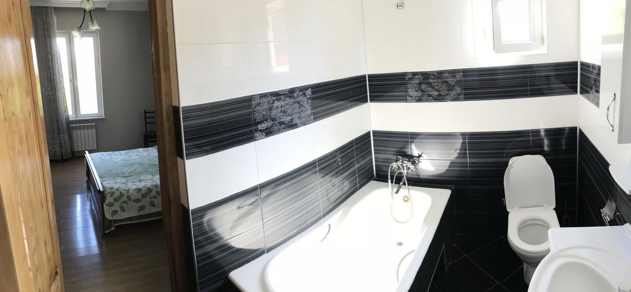 Bajo Guest House 쿠타이시 외부 사진