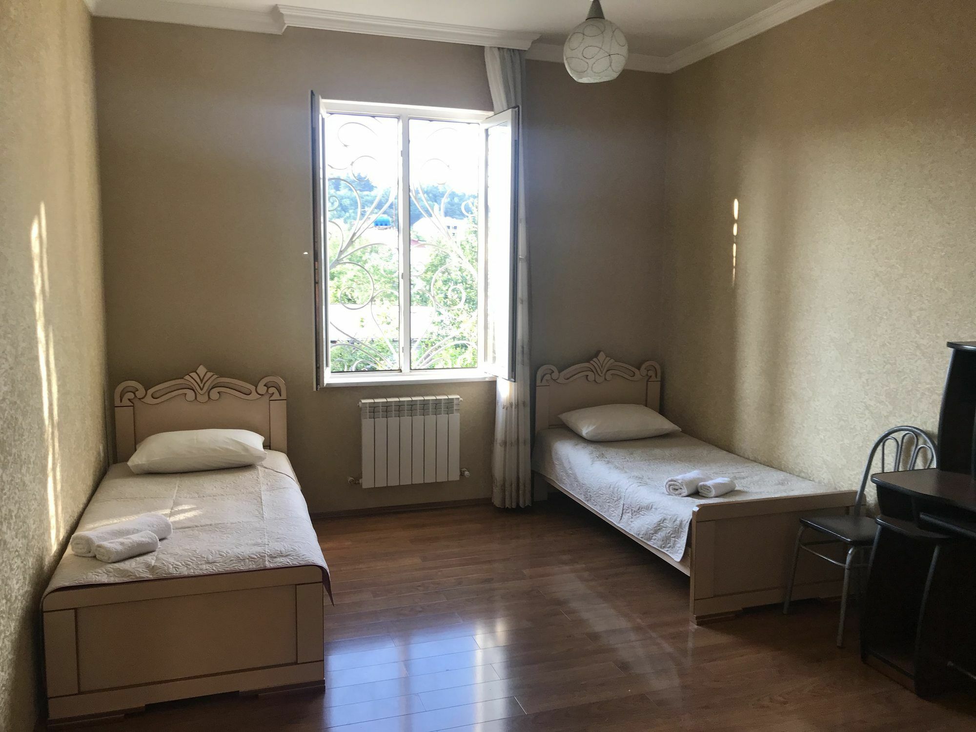 Bajo Guest House 쿠타이시 외부 사진